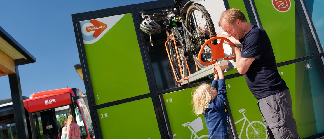 Foto_RLG-Regionalverkehr-Ruhr-Lippe_Rad_Bus_Mobilstation-Hu__sten